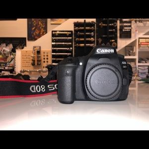 Canon 80d ( Body only )